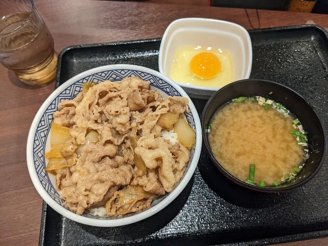 夜勤明けで朝牛セットの並盛 吉野家 羽田空港第２ターミナルビル店 ｅｉｈｏのブログ２