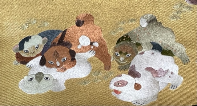 刺繍絵画の世界展へ・小倉久兵衛さんの犬の刺繍帯_f0181251_17571011.jpg