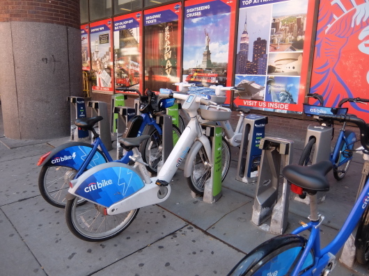 今年から、ニューヨークのCity Bikeに電動自転車が登場中_b0007805_04093925.jpg