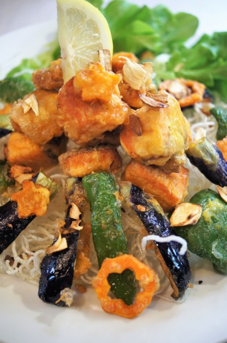 ■秋鮭モニター料理【④秋鮭・野菜・緑豆春雨のホットサラダ】滅茶パリっとジューシー！！簡単１５分_b0033423_20033196.jpg