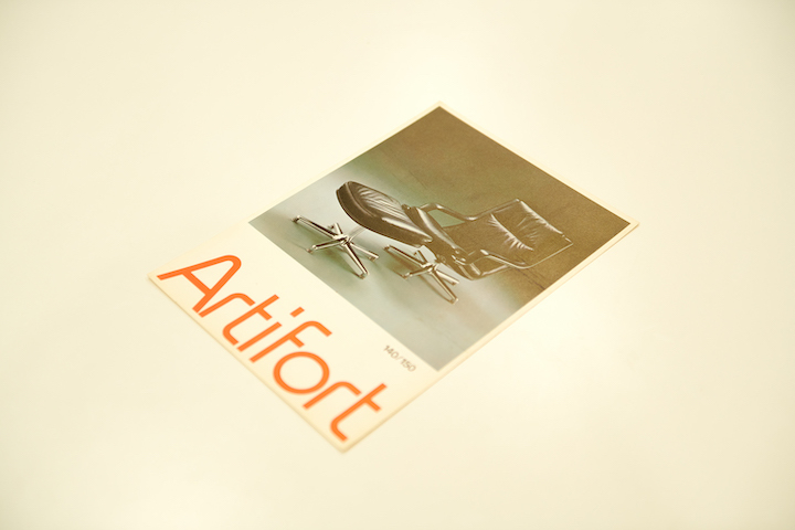 \"Artifort #9\"ってこんなこと。_c0140560_13372254.jpg