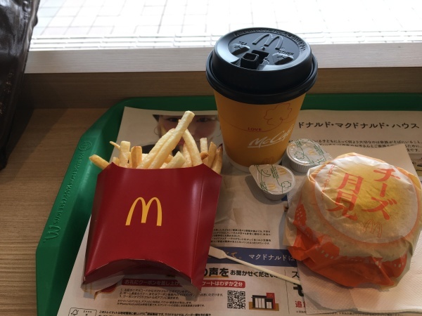 墓参り　ランチはマクドナルドの月見チーズバーガー_b0417696_09544227.jpeg