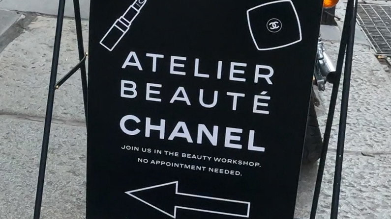 NYFW、シャネル（Chanel）SOHO店前に行列、\"See-Now, Buy-Now\"トレンドのその後_b0007805_23240714.jpg