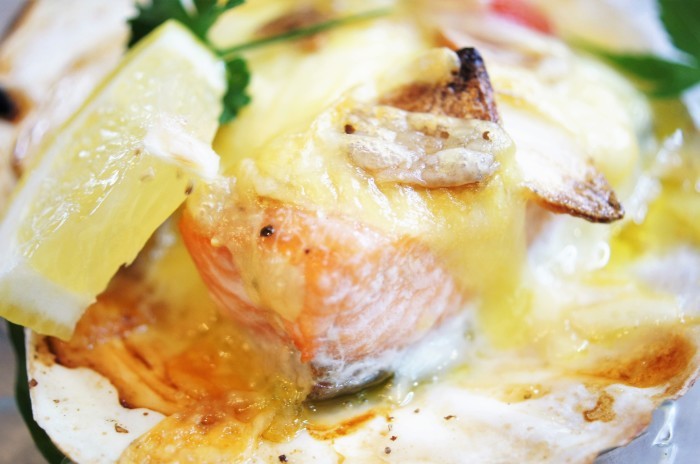 ■秋鮭モニター料理【⑤秋鮭と帆立のガーリックチーズ焼き】濃厚な味わいです♪_b0033423_18402206.jpg