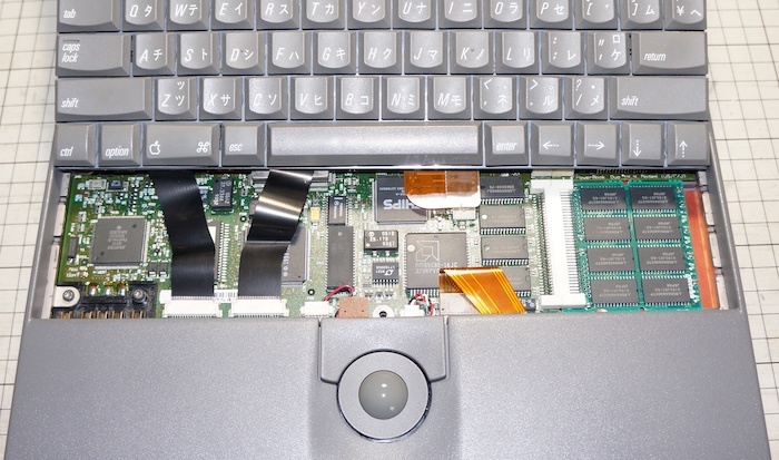 Macintosh PowerBook Duo シリーズの分解手順。^o^ : R/C 小型電動