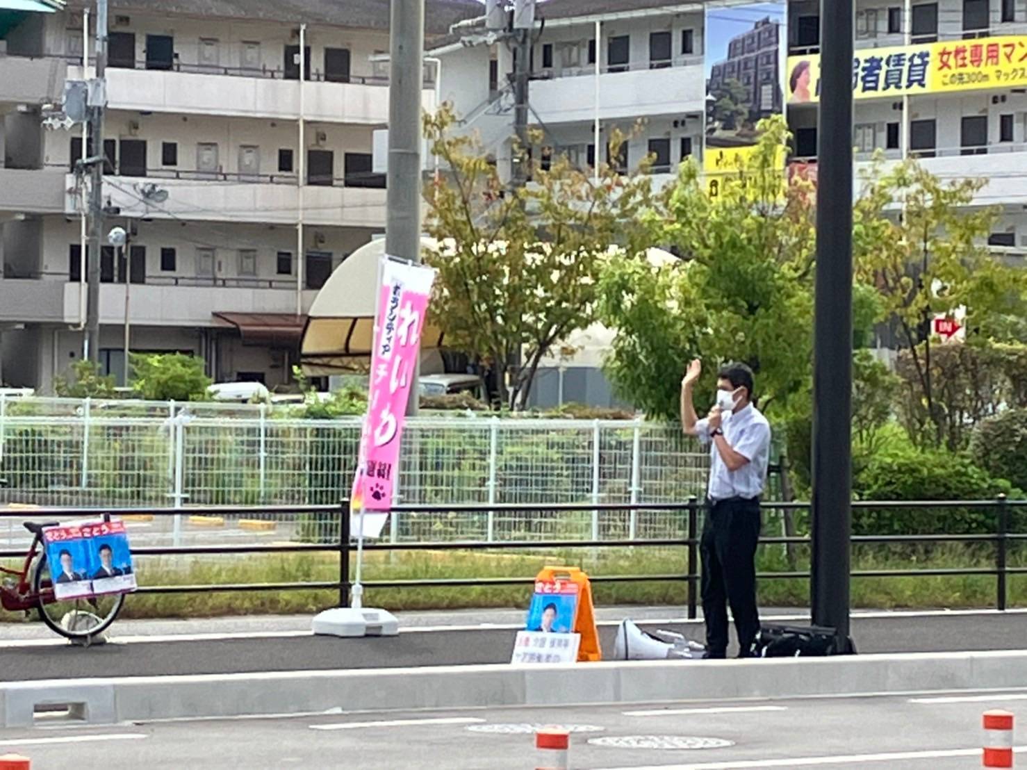 イオンモール広島祇園前で。「＃広島県知事　湯崎さんは国葬参加を中止し、台風被害対応、県議会対応を」_e0094315_18101524.jpg