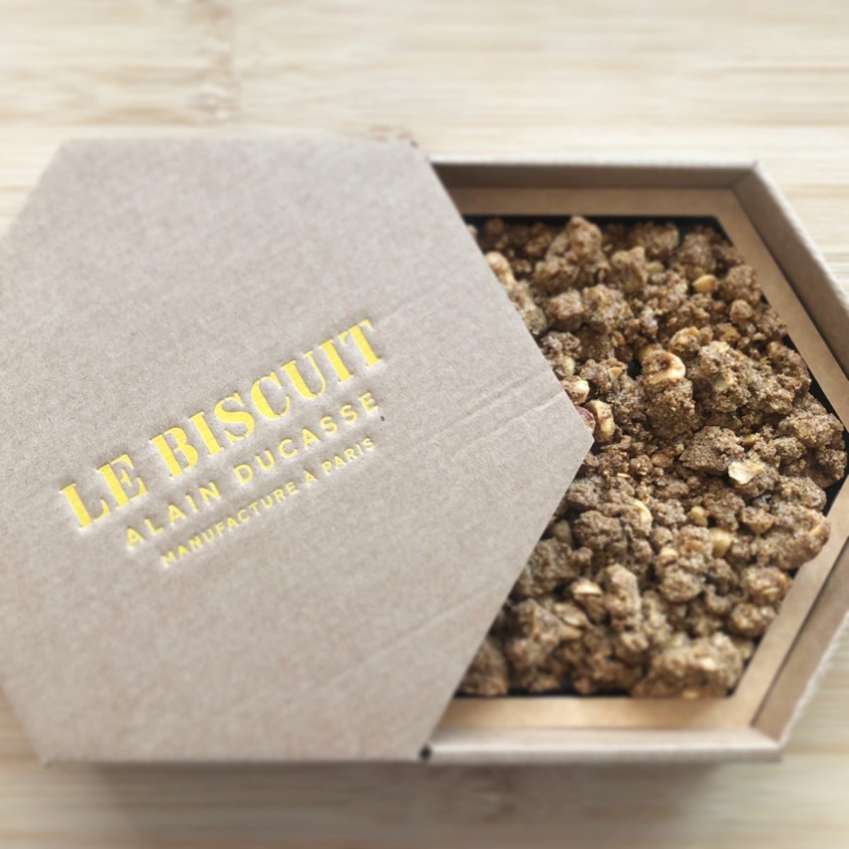 シェアするビスケットが新しい! Le Biscuit Alain Ducasse ル・ビスキュイ・アラン・デュカスのSBRIS_a0231632_23101330.jpeg