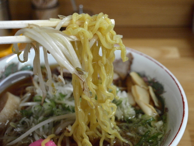 苫小牧ラーメン 味の五十番 その7 (正油もやしこってりラーメン)_d0153062_21150951.jpg