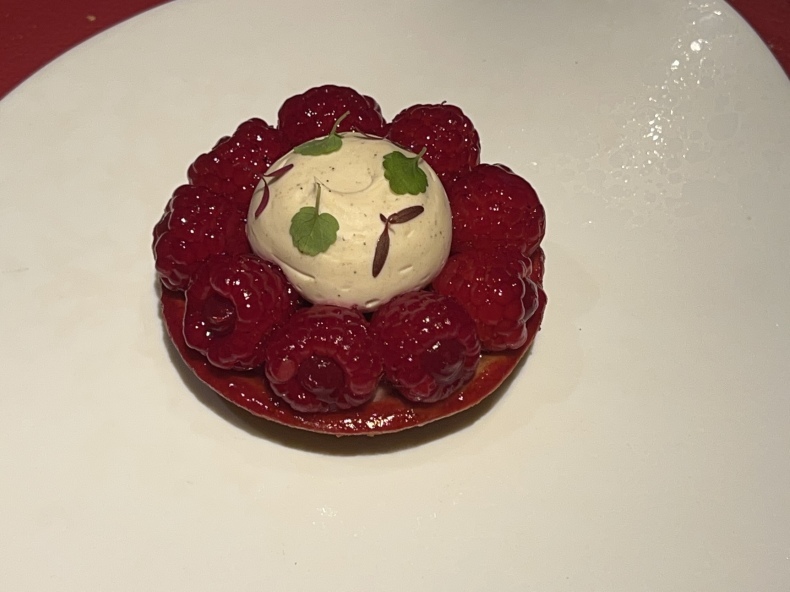 会食　Hotel Le Burgundy_f0380954_16420779.jpeg