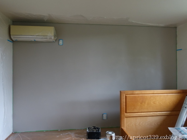 DIYで寝室の模様替え　壁のペンキ塗り　AFTER_c0293787_15170269.jpg