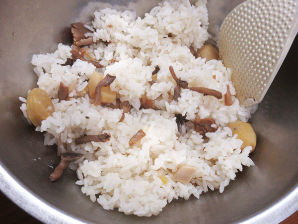 【丸美屋】期間限定 栗きのこ釜めしの素_c0152767_19430860.jpg