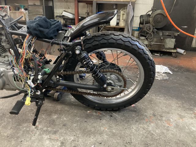 グラストラッカー カスタム S様号 開始!_a0164918_18451866.jpg