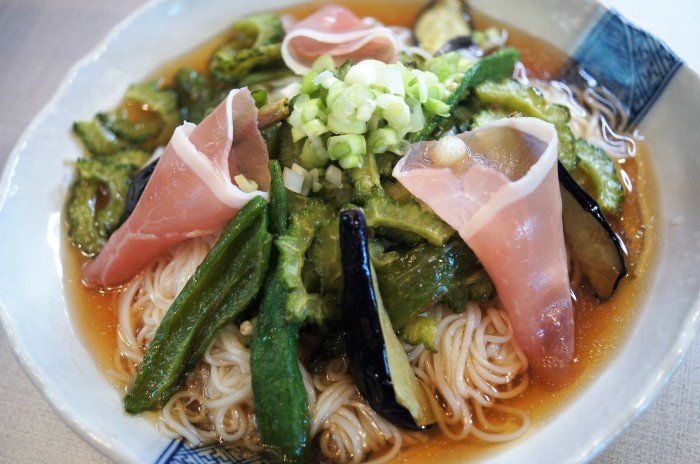 ■朝ご飯【有る物でぶっかけ素麺　在庫整理です♪】_b0033423_22225520.jpg
