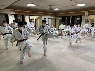 土曜日空手　宮の沢教室　八軒教室　新しい仲間！_c0118332_00433994.jpg