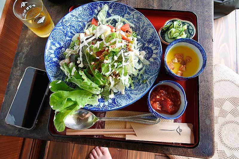 【(山梨グルメ)韮崎市「古民家カフェ トロッコ」で「タコライス」と「モヒート」!!】_a0005436_17223774.jpg