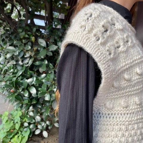 bulle de savon)) ﾈﾊﾟｰﾙﾊﾝﾄﾞﾆｯﾄ おはなとぽんぽんベスト＆カーディガン