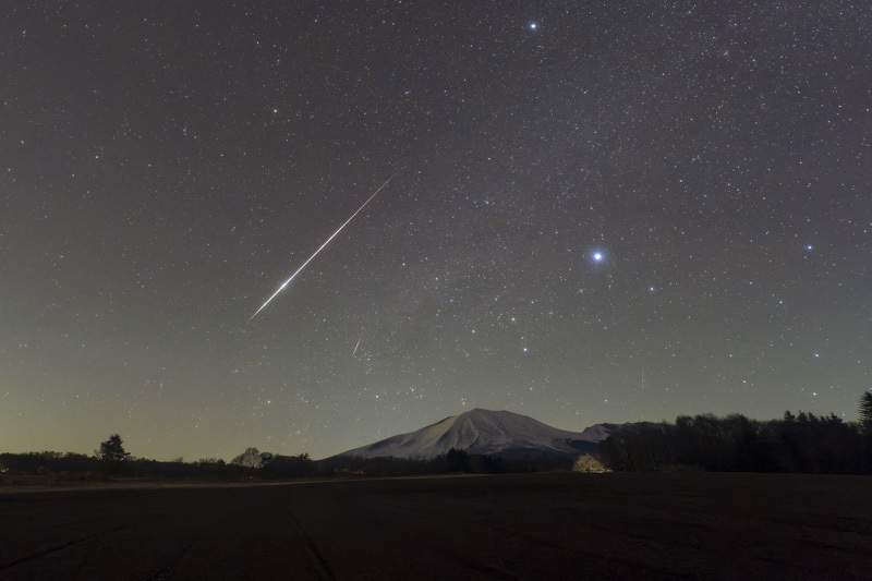 浅間山と流星_c0216331_18340884.jpg