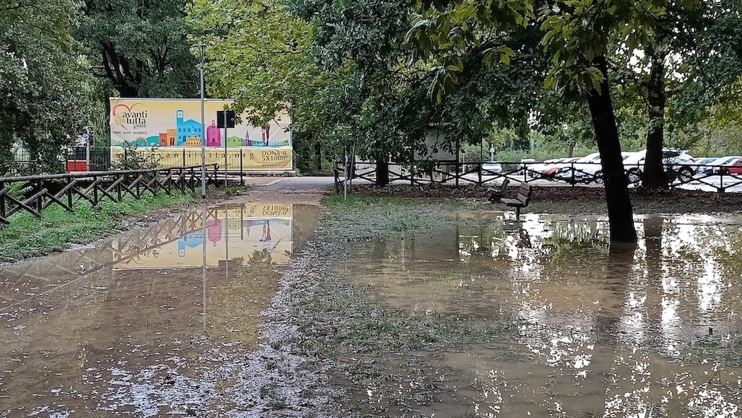 水あふれる大雨の後のペルージャ散歩道_f0234936_23263272.jpg