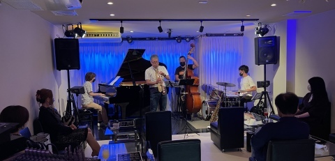 ジャズ 広島 薬研堀 Jazzlive Comin ジャズライブ カミン 10月5日からのスケジュー_b0115606_10102251.jpeg