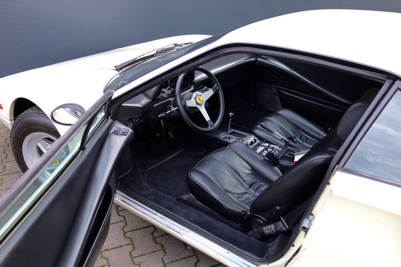 76年5月登録の308GTB Vetroresina_a0129711_22562667.jpg