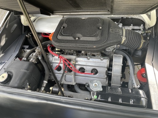 76年5月登録の308GTB Vetroresina_a0129711_23373403.jpg