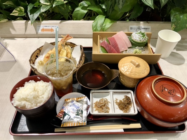 【映画の後は「とびっちょ」で天ぷら刺身御膳】_b0009849_18055621.jpeg
