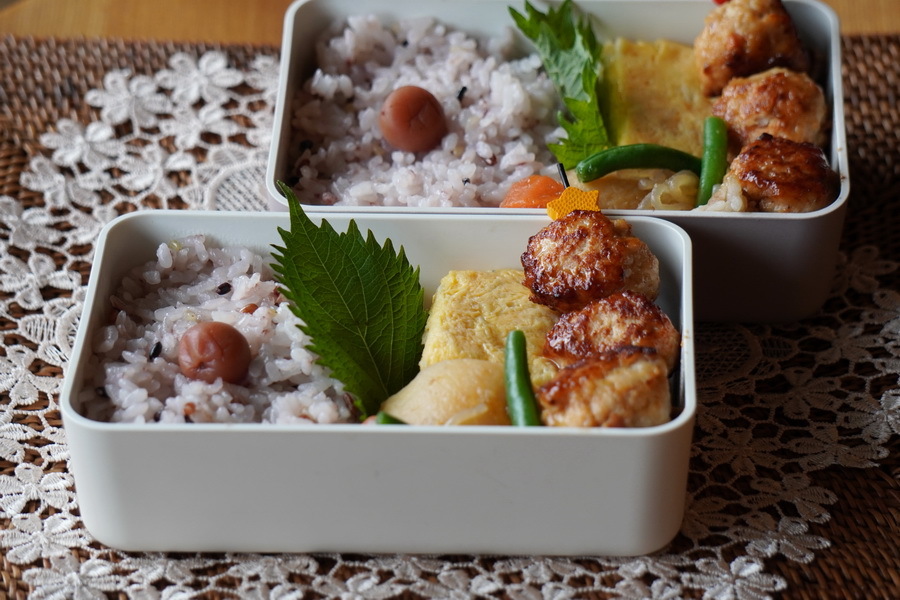 今日のお弁当（鶏つくね）_d0327373_13524632.jpg