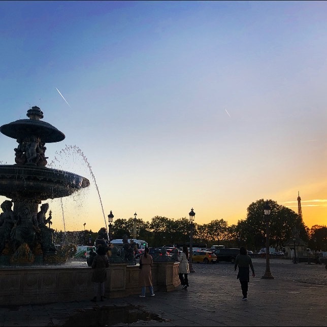 夕暮れ時のコンコルド広場　噴水とオテル・ド・ラ・マリーヌ　エッフェル塔_a0231632_05020696.jpeg