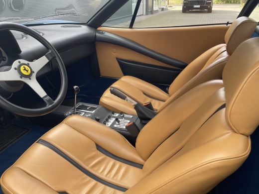 もう1台のファイバーグラスノ308GTB_a0129711_16271287.jpg