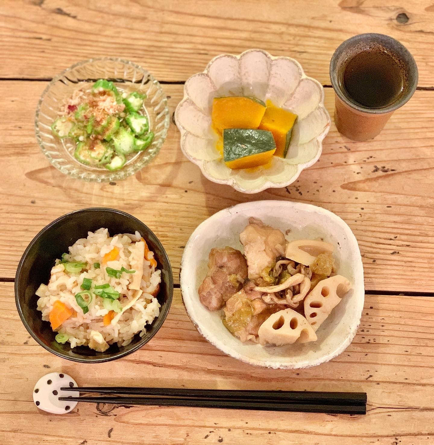 季節の枝もの『野ばらの実』 と 『鶏肉、れんこん、平茸、梅の実煮』のおうちごはん_d0249193_22324686.jpg