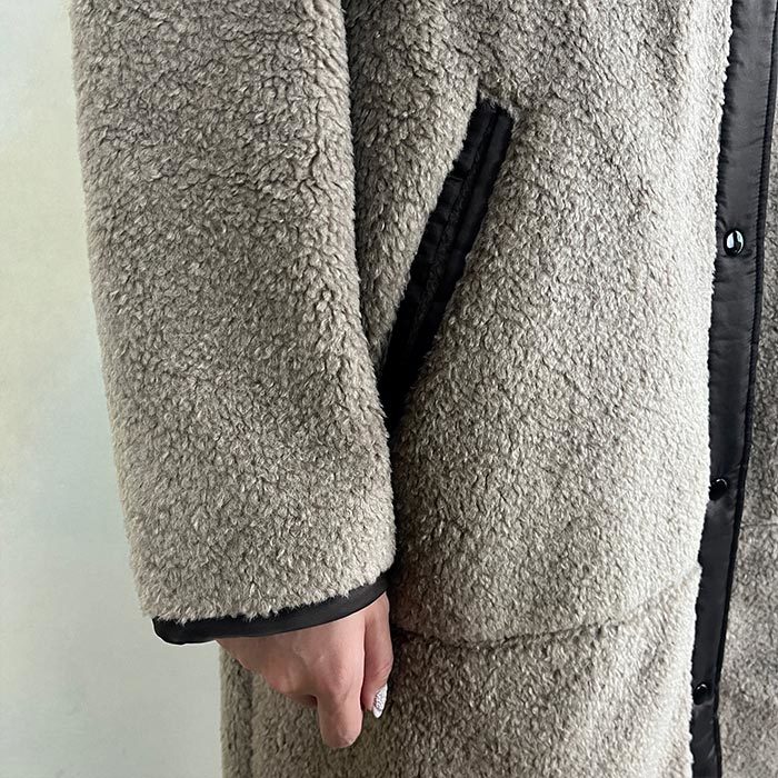 今着れるコート「Dignite Collier ディニテコリエ」新作ボアロングコート入荷です。_c0204280_13351191.jpg