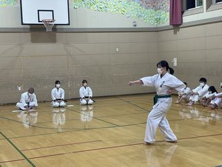火曜日空手　西町教室　今日から秋季昇級審査会!_c0118332_21074152.jpg