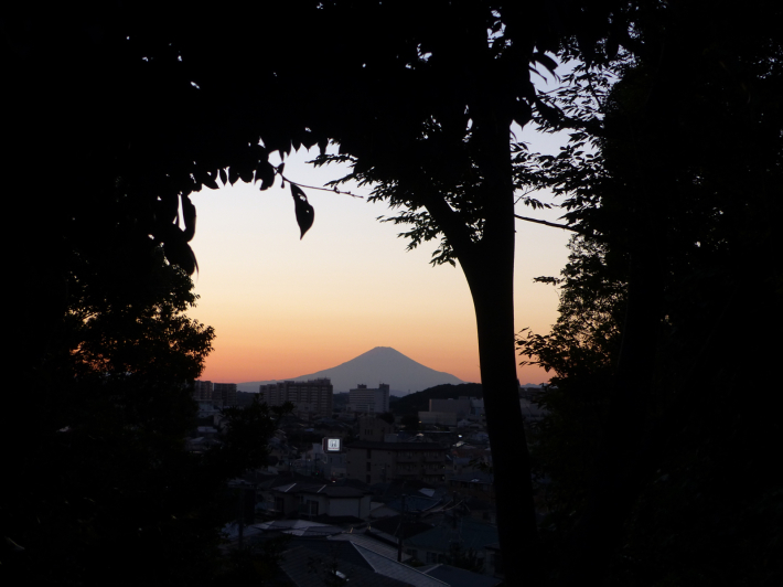 夕方の富士山　晴天の日_f0296312_19471313.jpg