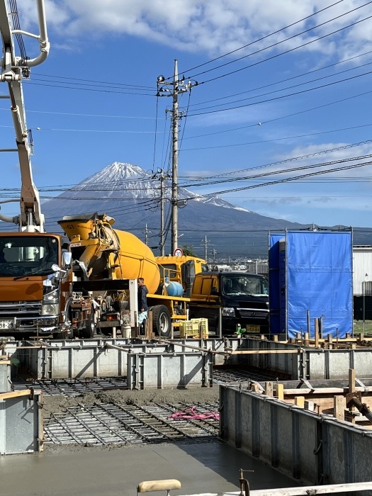 富士山のふもと　基礎コンクリート一体打ち_e0102445_20020127.jpg