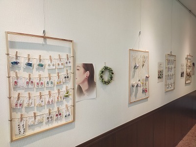 お花とレジンのアクセサリー展_e0190287_13463299.jpg