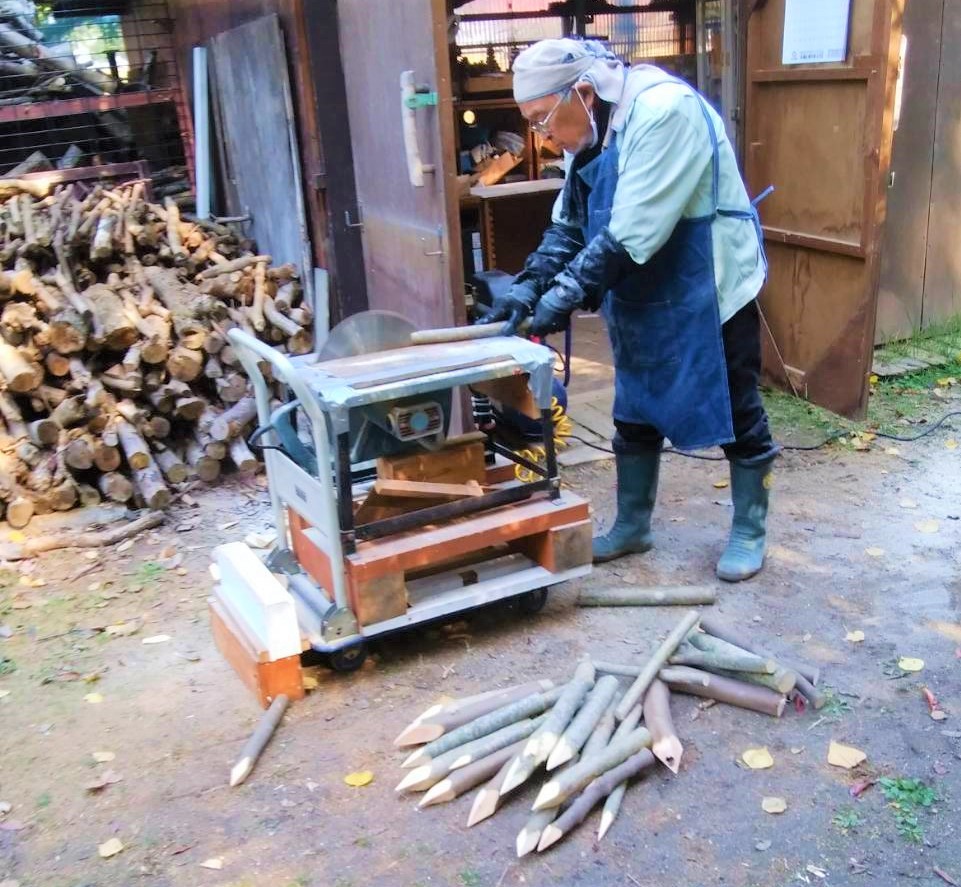 ふかふか小径階段補修・・・定例活動日_c0108460_14402465.jpg