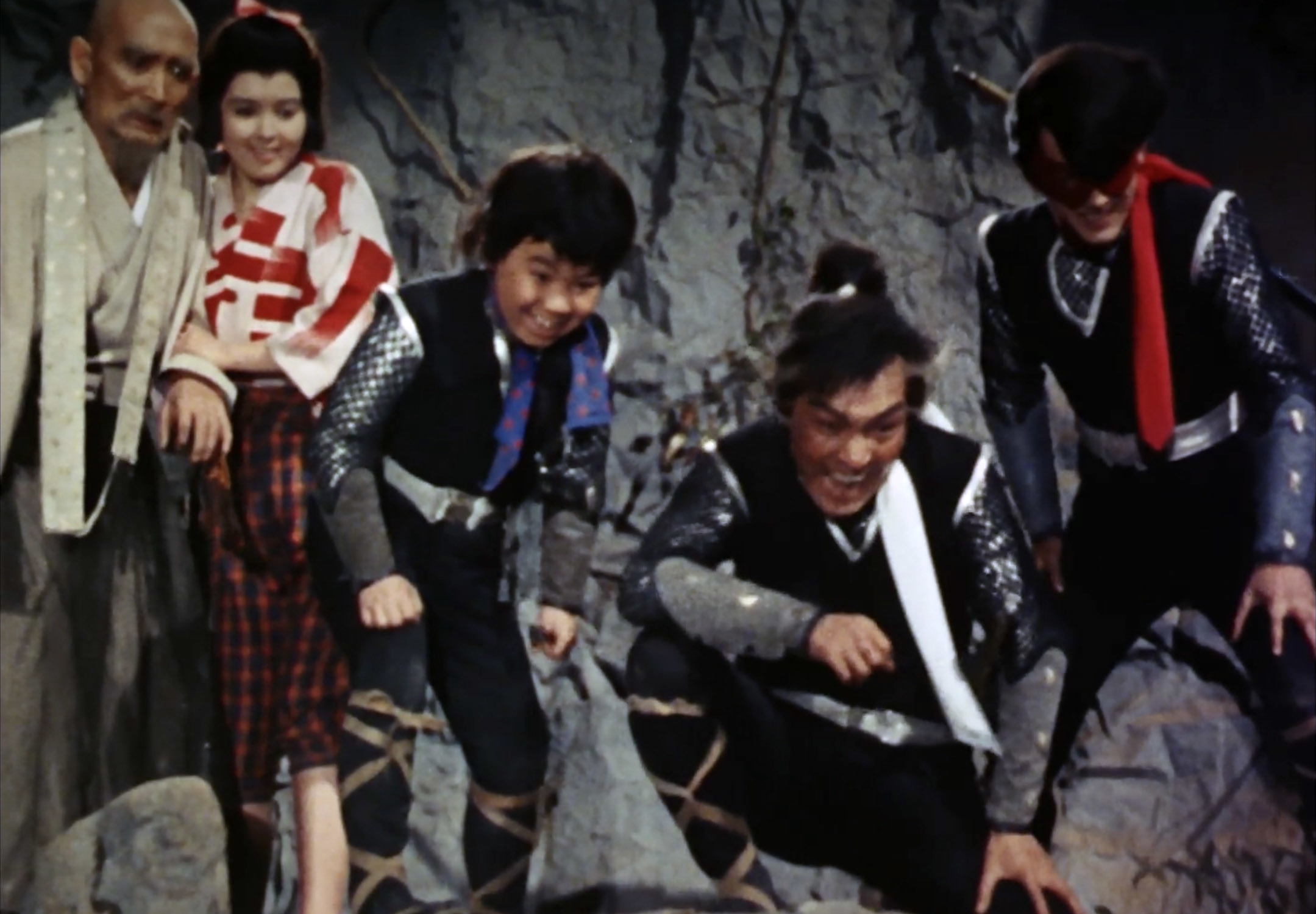 恵とも子（Tomoko Kei）「飛び出す冒険映画 赤影」（1969）_e0042361_19525073.jpg