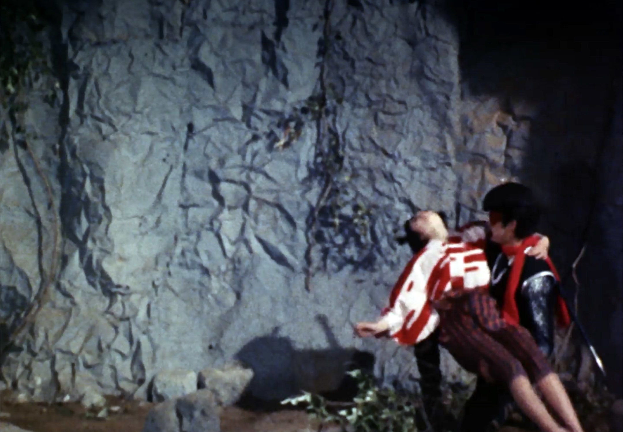 恵とも子（Tomoko Kei）「飛び出す冒険映画 赤影」（1969）_e0042361_19551519.jpg