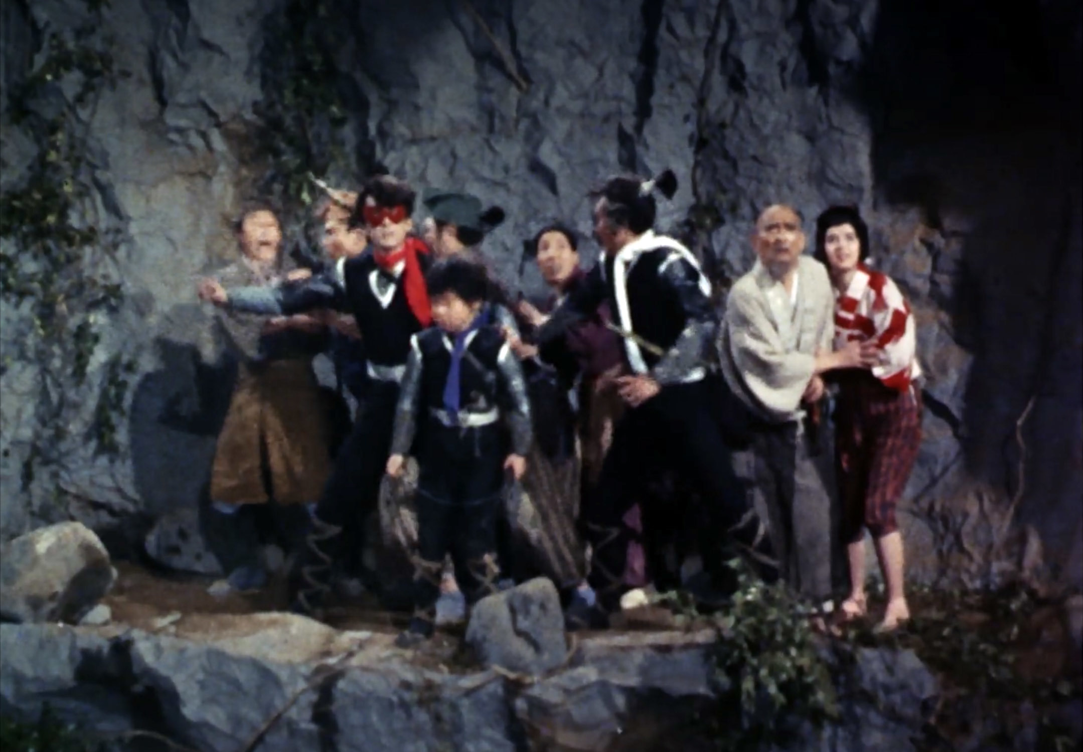 恵とも子（Tomoko Kei）「飛び出す冒険映画 赤影」（1969）_e0042361_19561171.jpg