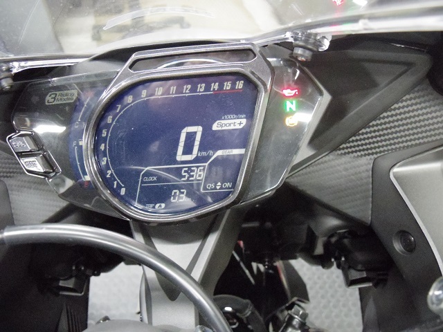 ＣＢＲ２５０ＲＲにクイックシフター : バイクの横輪