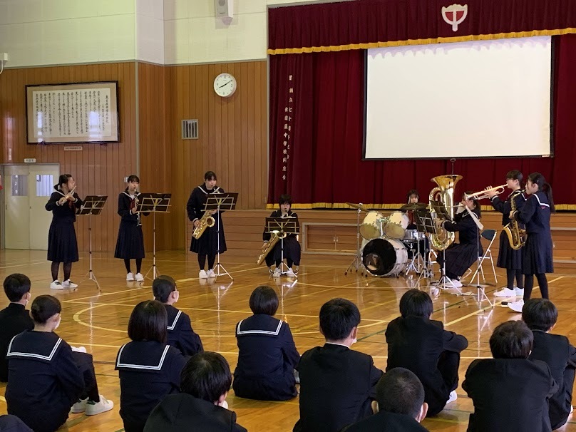 音楽朝会での壮行演奏_b0424244_11024819.jpg