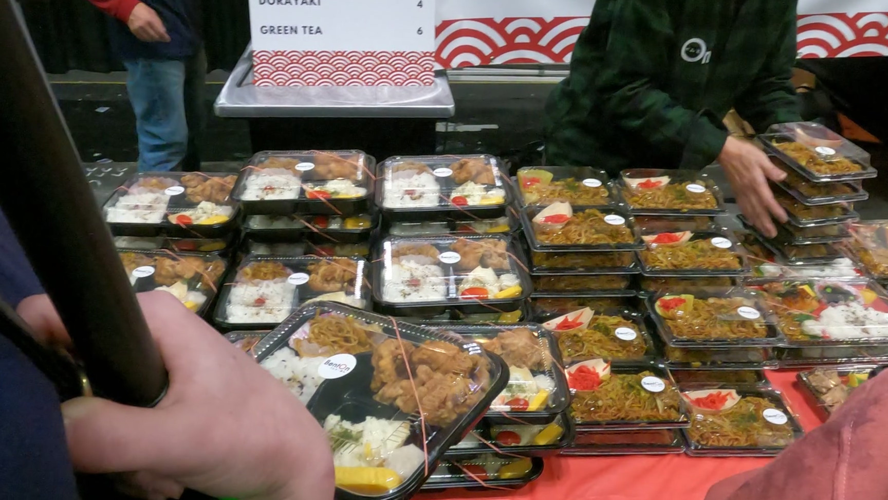 BentOnのお弁当、アニメNYCの「日本食ホール」で大人気_b0007805_20282120.jpg