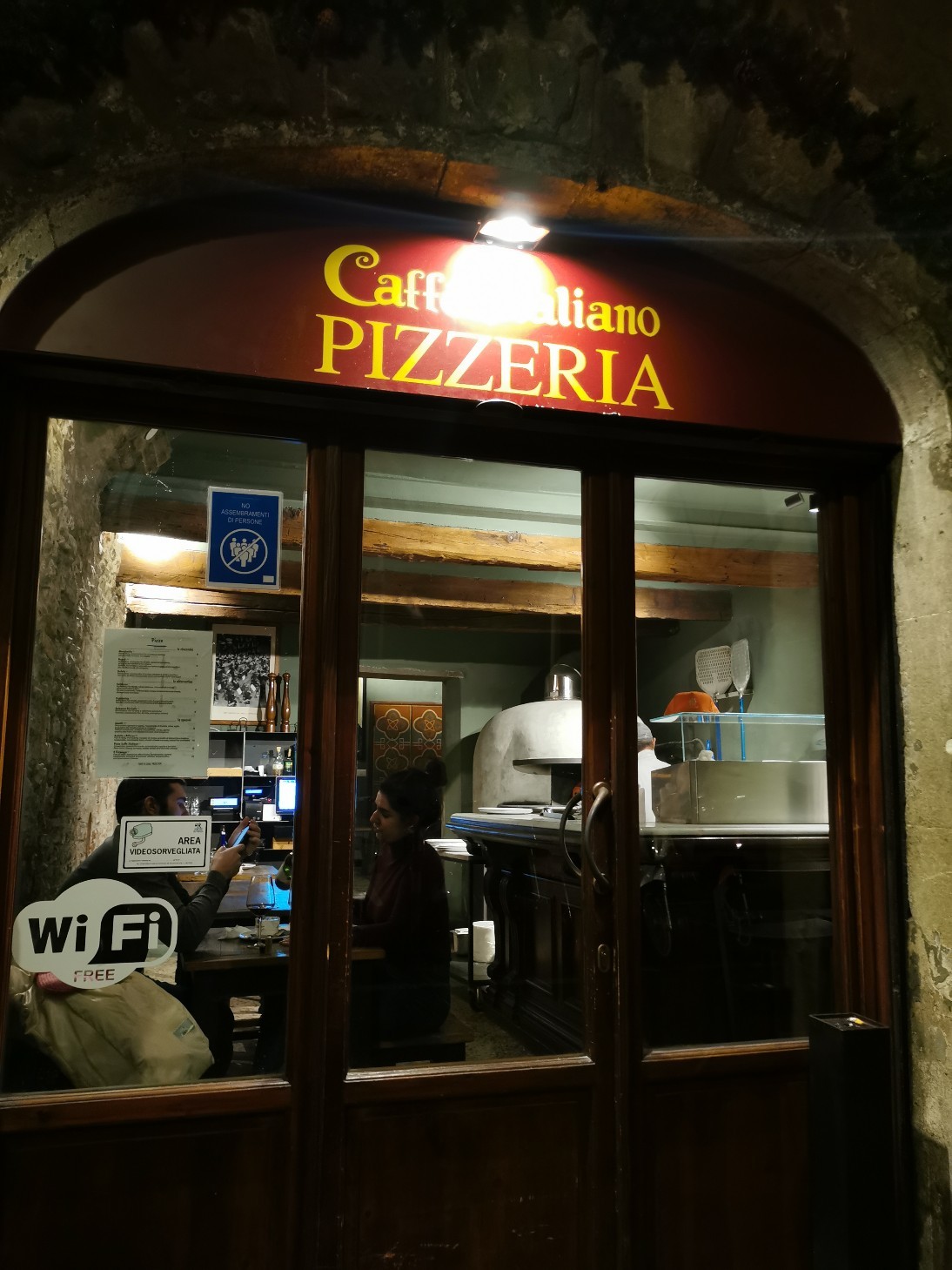 オススメのピザ屋〜Pizzeria Caffe\' Italiano_f0106597_19371253.jpg