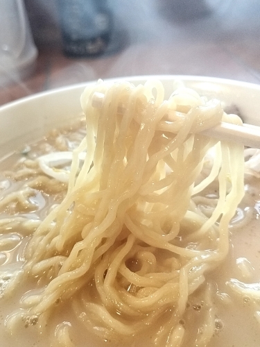 天満「薩摩っ子ラーメン 総本店」ニンニク効きまくり！うまいな！_c0403415_17255628.jpg