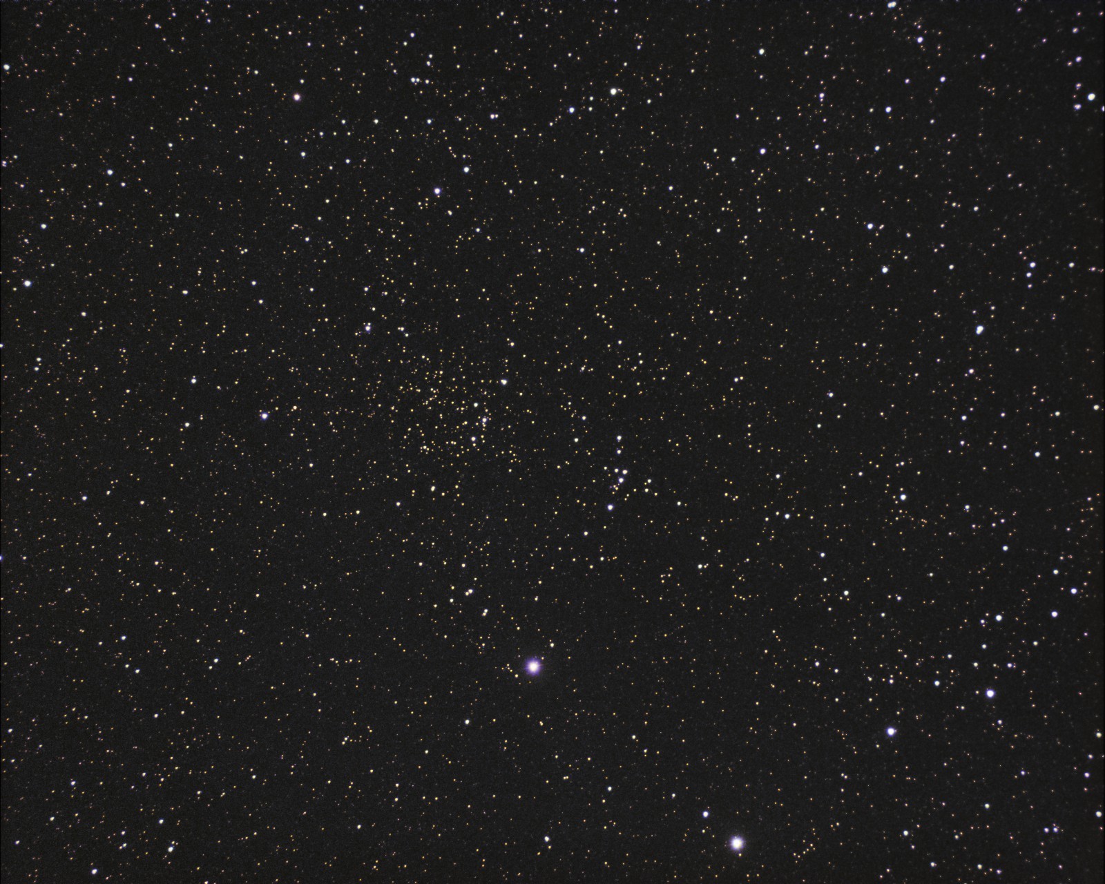 NGC1807とNGC1817 散開星団（Poor Man’s Double Cluster） おうし座_b0203904_23010893.jpg