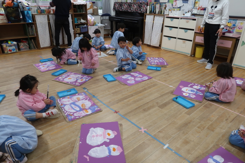 12月13日 年少組 つくし組の絵画 雪だるま : 美木多幼稚園からのお知らせ