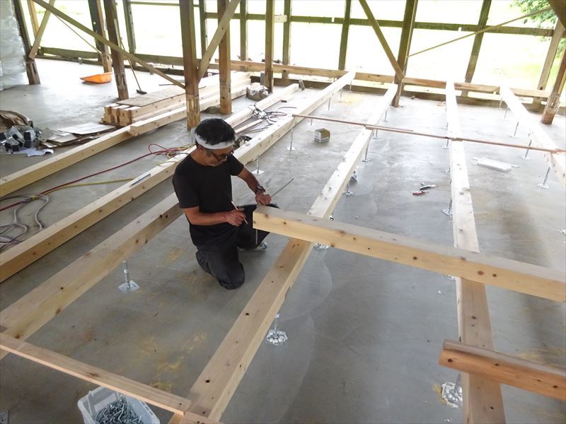 遠野　古民家改修工事　床下地の改修作業が進みます。_f0105112_04491994.jpg