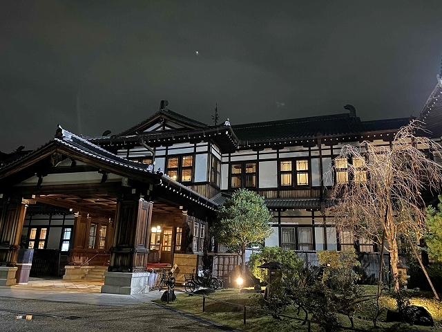 夜のティーラウンジで ～奈良ホテル～_a0169902_23252215.jpg