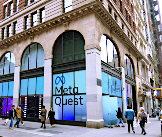 NYにオープンしたMetaのメタバース体験ポップアップ店（the Meta Quest Holiday Pop-Up in NYC）_b0007805_23522549.jpg