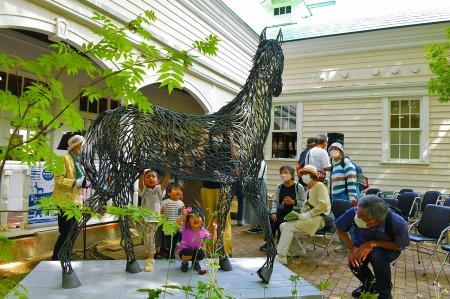 森の展示場の馬、南区芸術祭参加_d0332375_11360243.jpg